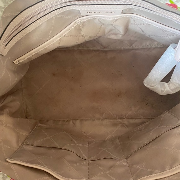 Michael Kors Signature Logo Floral Tote (White) w/Gold Hardware. - Picture 9 of 11